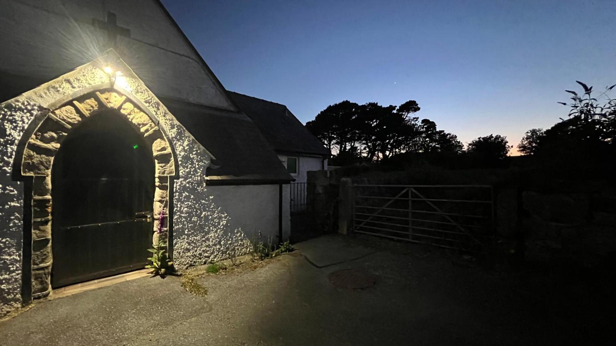 Llanw Malltraeth - Malltraeth Tides Llangadwaladr  Eksteriør billede